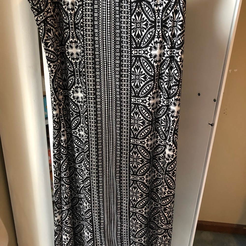 Black and white maxi skirt worn twice.